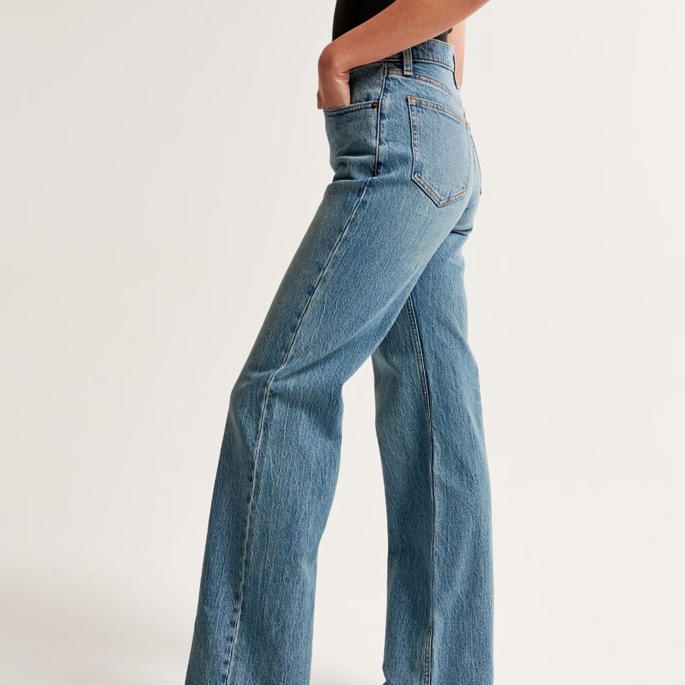 Abercrombie & Fitch High Rise 90s Relaxed Jean - Picture 3 of 14